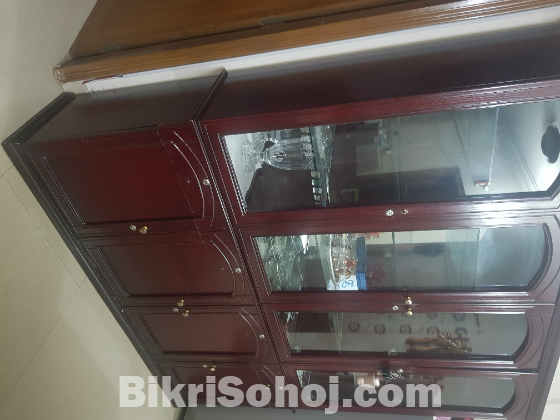 শোকেস